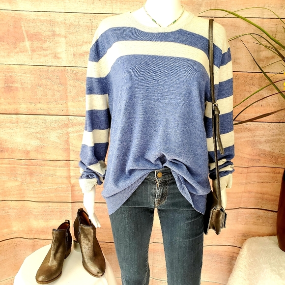 Vince Sweaters - Vince super soft knit comfy pullover sweater